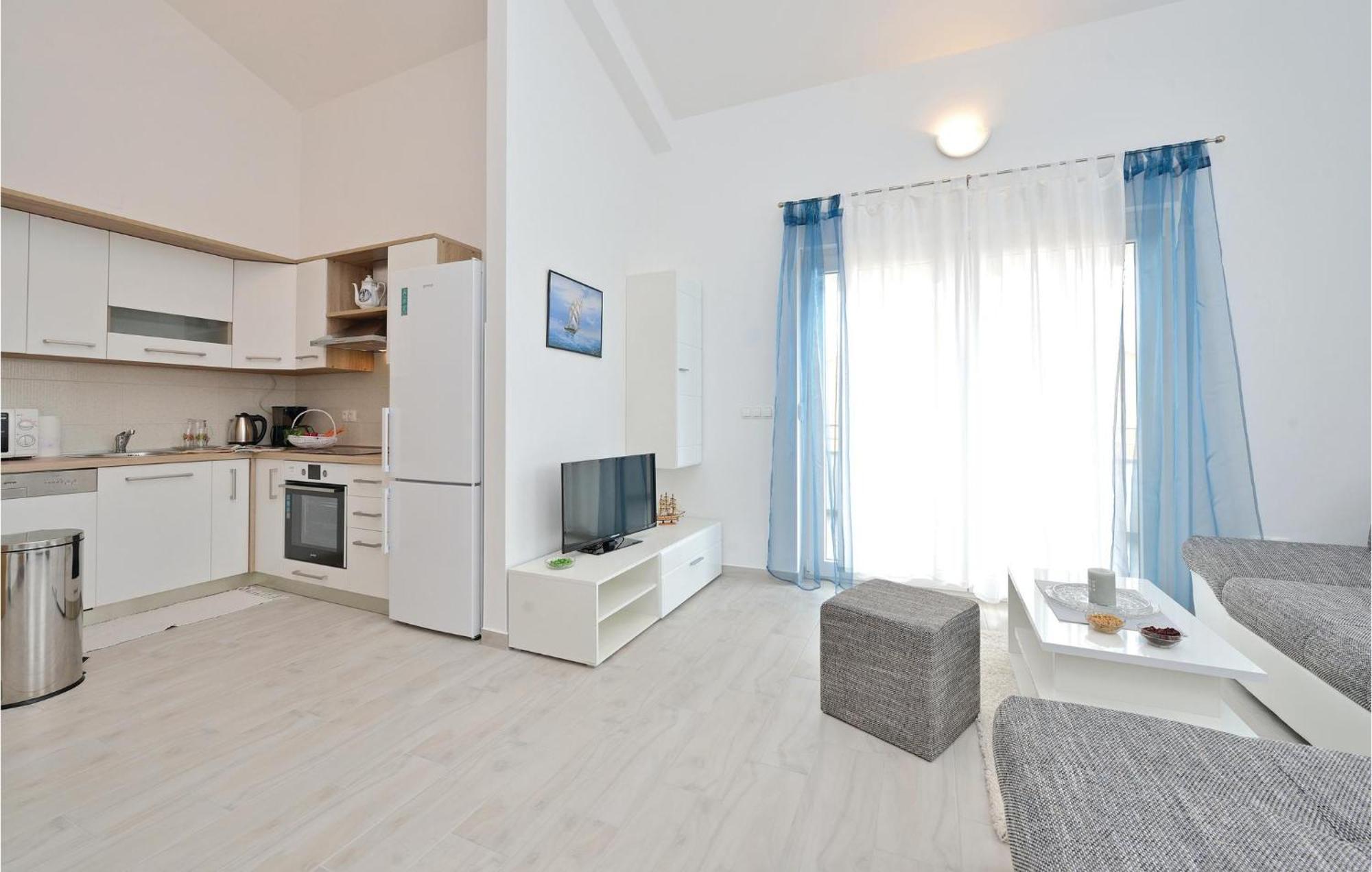 Nice Apartment In Vrsi-Mulo With Wifi Экстерьер фото