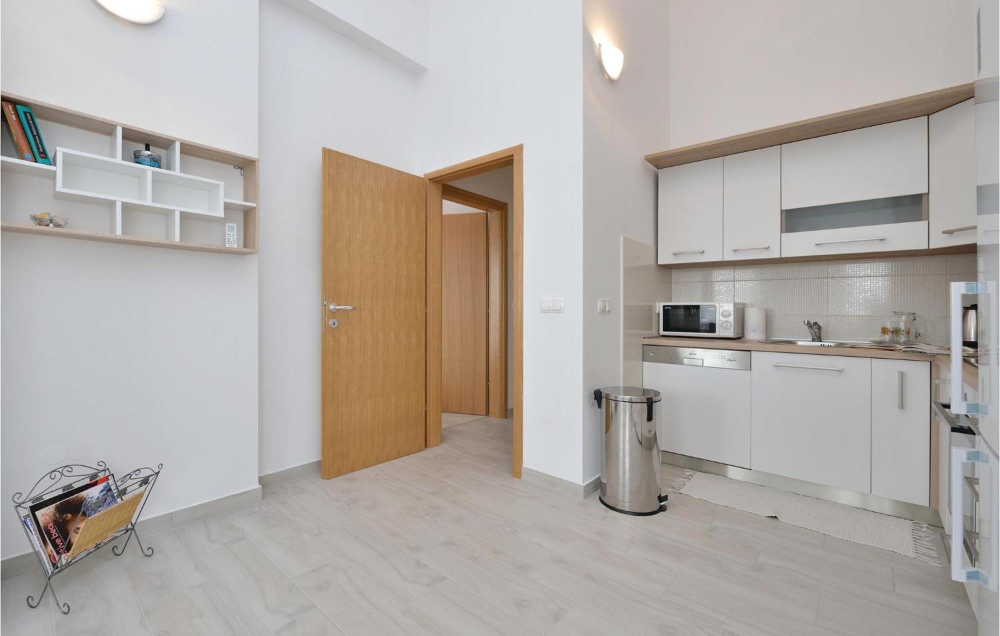 Nice Apartment In Vrsi-Mulo With Wifi Экстерьер фото